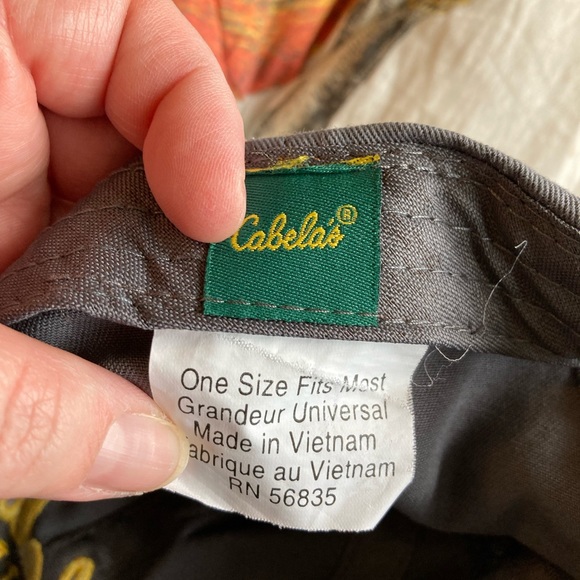 Cabelas trucker hat - Picture 4 of 5